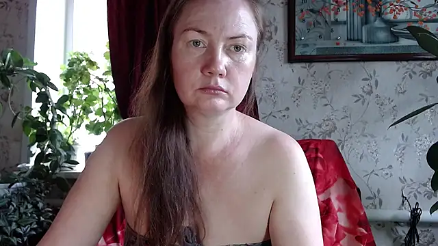 Snapshot of EmilyDoth chatting on July 24, 8:12 am EmilyDoth online show from July 24, 8:12 am