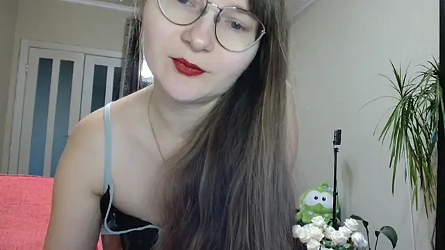 Snapshot of KiraGoldens chatting on November 4, 5:39 am KiraGoldens online show from November 4, 5:39 am