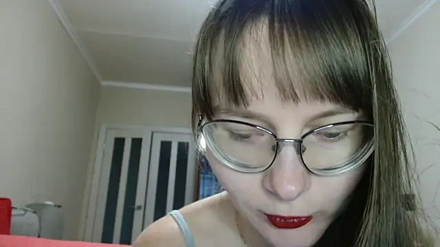 Snapshot of KiraGoldens chatting on November 27, 6:26 am KiraGoldens online show from November 27, 6:26 am