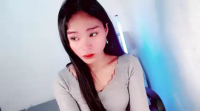 Snapshot of amomentoflust69 chatting on December 2, 7:14 am amomentoflust69 online show from December 2, 7:14 am