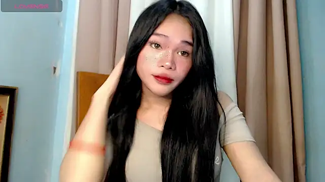 Snapshot of amomentoflust69 chatting on July 5, 10:33 am amomentoflust69 online show from July 5, 10:33 am
