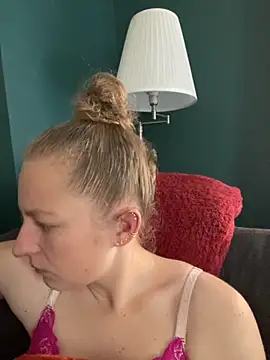 Girlnina-1995 online show from October 28, 10:41 am