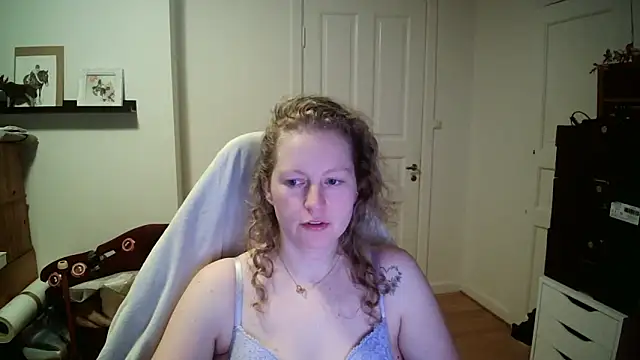 Girlnina-1995 online show from February 23, 10:07 pm