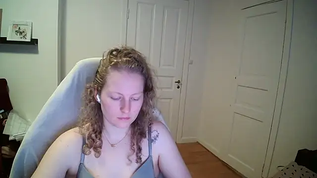 Girlnina-1995 online show from March 10, 9:14 am