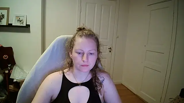 Girlnina-1995 online show from March 17, 7:50 pm