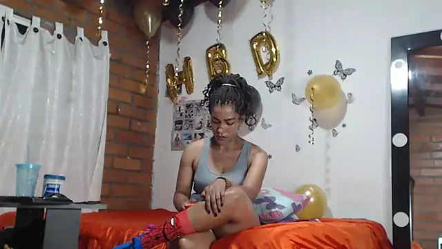 Snapshot of Bigassmommy_x chatting on March 6, 5:24 am Bigassmommy x online show from March 6, 5:24 am