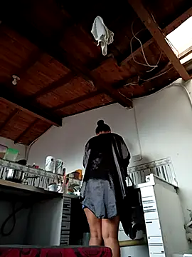 Snapshot of Bigassmommy_x chatting on December 2, 11:59 am Bigassmommy x online show from December 2, 11:59 am