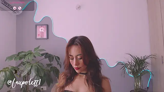 Snapshot of LauPolett chatting on February 2, 6:10 pm LauPolett online show from February 2, 6:10 pm