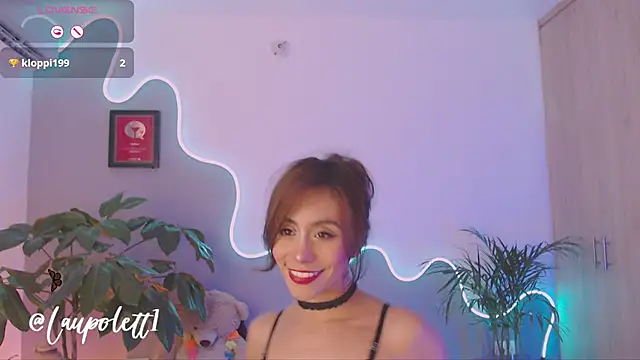 Snapshot of LauPolett chatting on February 9, 12:17 am LauPolett online show from February 9, 12:17 am