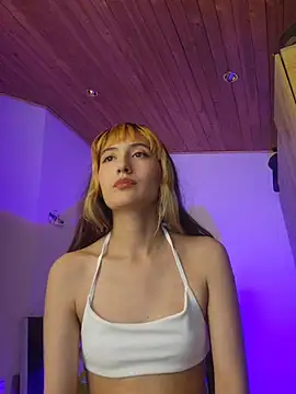 Snapshot of lola_vlad chatting on May 9, 11:32 pm lola vlad online show from May 9, 11:32 pm
