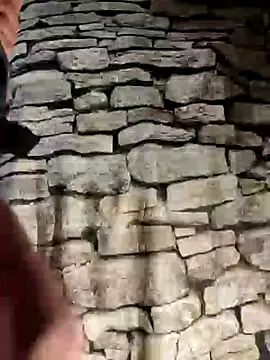 Snapshot of eatmeplease44 chatting on January 29, 3:12 am eatmeplease44 online show from January 29, 3:12 am