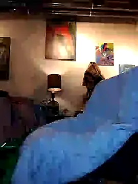 Snapshot of eatmeplease44 chatting on September 28, 9:36 am eatmeplease44 online show from September 28, 9:36 am