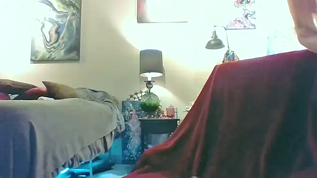 Snapshot of eatmeplease44 chatting on October 5, 8:34 am eatmeplease44 online show from October 5, 8:34 am