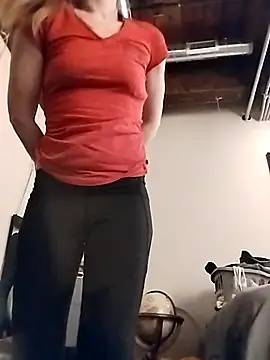 Snapshot of eatmeplease44 chatting on October 8, 11:24 pm eatmeplease44 online show from October 8, 11:24 pm