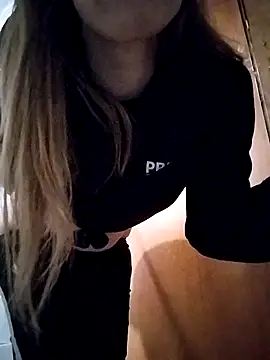 Snapshot of eatmeplease44 chatting on October 14, 9:26 pm eatmeplease44 online show from October 14, 9:26 pm