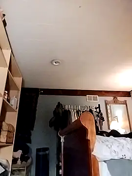 Snapshot of eatmeplease44 chatting on October 22, 6:29 pm eatmeplease44 online show from October 22, 6:29 pm