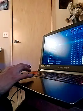 Snapshot of eatmeplease44 chatting on November 22, 10:36 am eatmeplease44 online show from November 22, 10:36 am