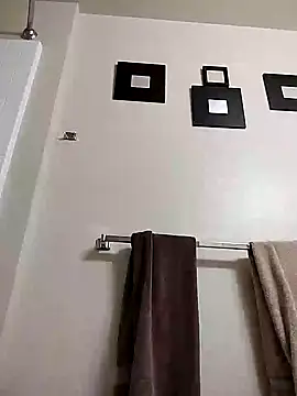 Snapshot of eatmeplease44 chatting on November 24, 5:29 am eatmeplease44 online show from November 24, 5:29 am