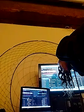 Snapshot of eatmeplease44 chatting on December 3, 11:08 am eatmeplease44 online show from December 3, 11:08 am