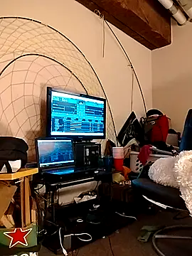 Snapshot of eatmeplease44 chatting on December 17, 3:18 pm eatmeplease44 online show from December 17, 3:18 pm