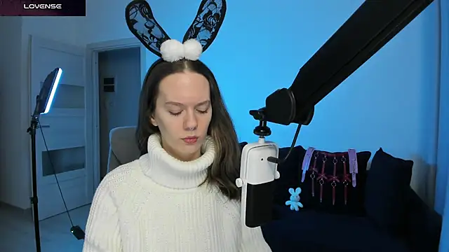 DivineBite online show from February 24, 6:06 pm