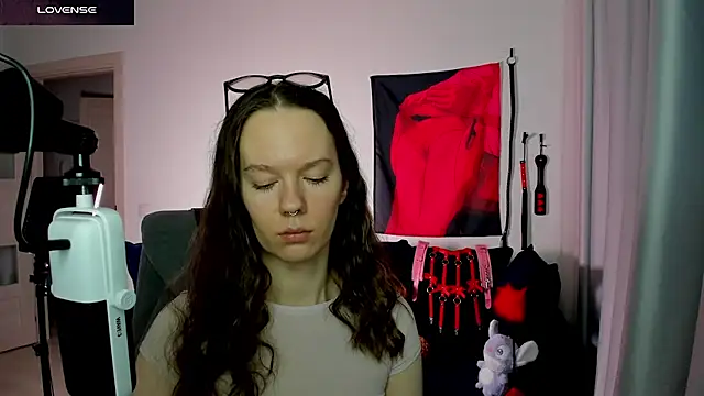 DivineBite online show from May 28, 6:16 pm