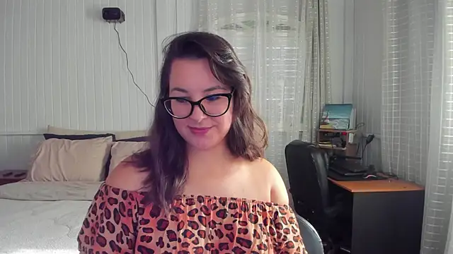 Snapshot of anna_love_hot chatting on May 12, 6:49 pm anna love hot online show from May 12, 6:49 pm