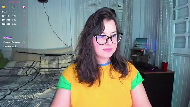 Snapshot of anna_love_hot chatting on May 20, 9:21 pm anna love hot online show from May 20, 9:21 pm