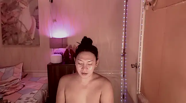 Snapshot of Biancafoxie chatting on December 21, 1:04 am Biancafoxie online show from December 21, 1:04 am