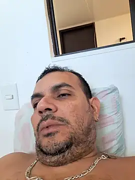 Snapshot of Ben_joseph1976 chatting on January 6, 4:23 pm Ben joseph1976 online show from January 6, 4:23 pm