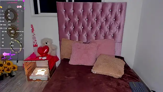 Snapshot of LilyBrunette chatting on March 11, 1:16 am LilyBrunette online show from March 11, 1:16 am