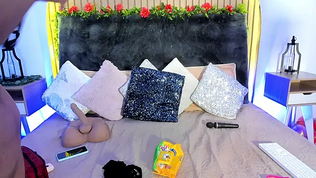 Snapshot of Karlagonzales_ chatting on February 25, 6:42 pm Karlagonzales online show from February 25, 6:42 pm