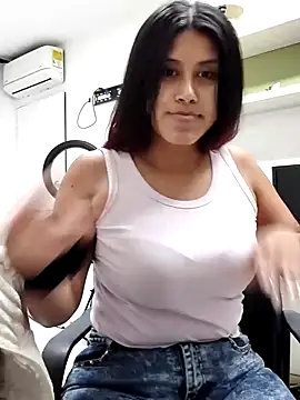 Karlagonzales  online show from June 30, 6:42 pm