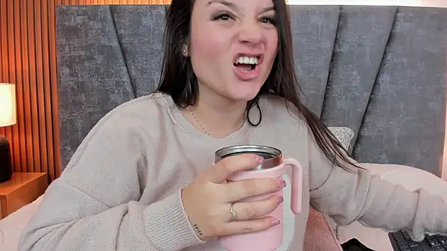 Snapshot of Falak_sweett_ chatting on January 16, 3:35 pm Falak sweett online show from January 16, 3:35 pm