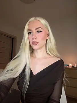 Snapshot of xDinnax chatting on November 4, 1:32 pm xDinnax online show from November 4, 1:32 pm