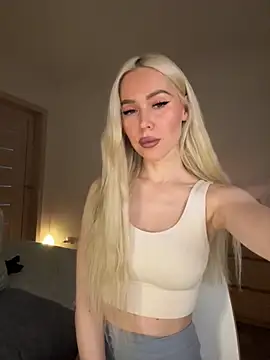 Snapshot of xDinnax chatting on November 23, 4:23 am xDinnax online show from November 23, 4:23 am