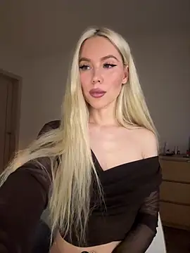 Snapshot of xDinnax chatting on November 25, 7:41 am xDinnax online show from November 25, 7:41 am