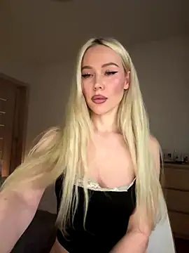 Snapshot of xDinnax chatting on December 14, 4:45 pm xDinnax online show from December 14, 4:45 pm