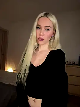 Snapshot of xDinnax chatting on December 15, 3:49 pm xDinnax online show from December 15, 3:49 pm