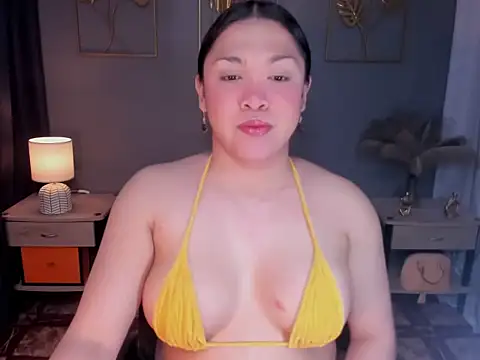 Snapshot of MaxeneCullens chatting on October 21, 3:07 am MaxeneCullens online show from October 21, 3:07 am