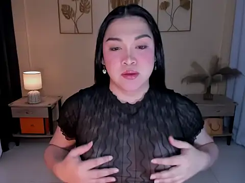 Snapshot of MaxeneCullens chatting on December 15, 6:28 am MaxeneCullens online show from December 15, 6:28 am