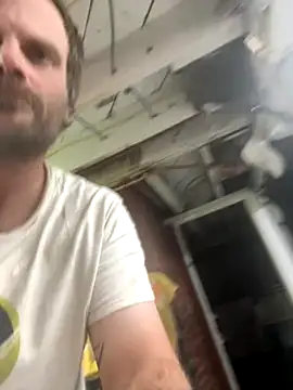 Snapshot of charactrzero chatting on November 11, 11:16 pm charactrzero online show from November 11, 11:16 pm