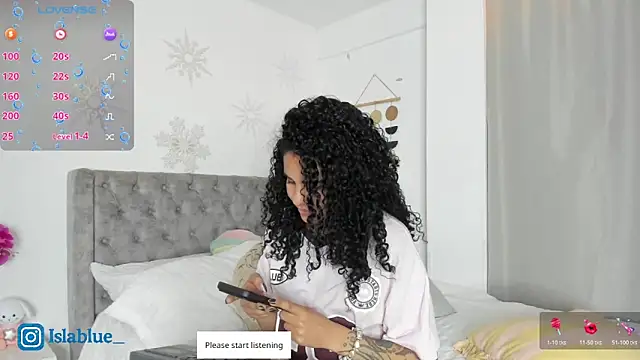 Snapshot of Kianna__ chatting on June 18, 12:33 am Kianna online show from June 18, 12:33 am