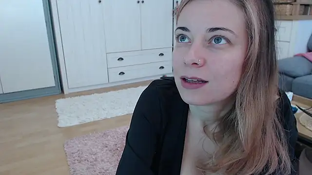 Snapshot of lara_vanilla chatting on February 20, 1:30 pm lara vanilla online show from February 20, 1:30 pm