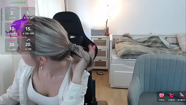 Snapshot of lara_vanilla chatting on October 2, 3:52 pm lara vanilla online show from October 2, 3:52 pm