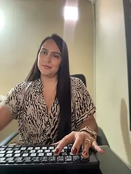 kendall 52 online show from April 29, 8:04 pm