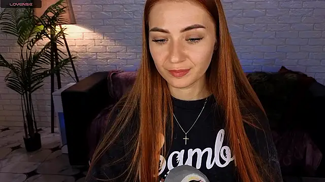 Snapshot of Adelyna_Bird chatting on December 2, 10:39 am Adelyna Bird online show from December 2, 10:39 am