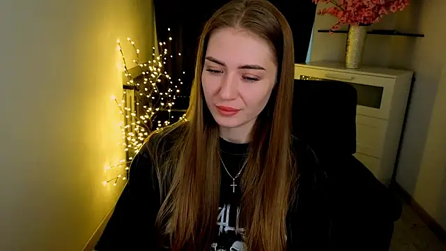 Adelyna Bird online show from March 5, 7:37 am