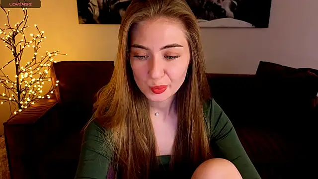 Adelyna Bird online show from July 17, 7:15 am