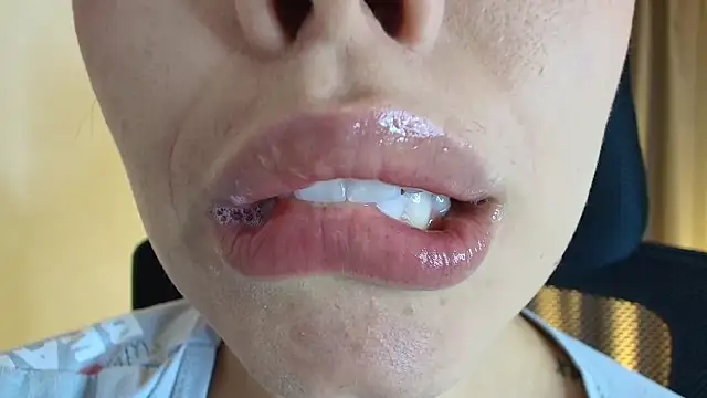 lisbet21x online show from May 5, 9:34 pm
